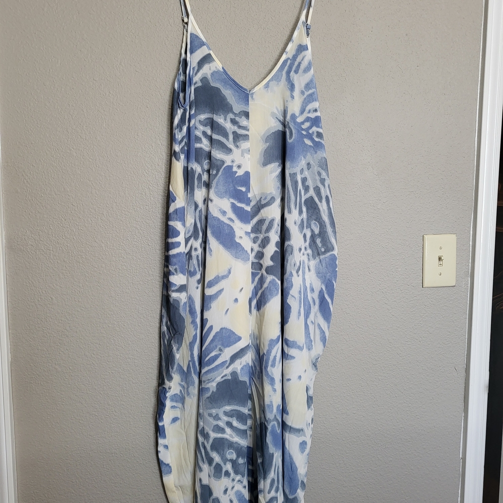 Style Rack Blue and White Tie-Dye V-Neck Coverup Beach Resort Spaghetti Strap - Picture 2 of 11